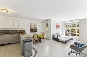 Gallery image of Chic and comfortable apart near stade de France in Saint-Denis