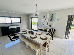 Gallery image of Sunny Beach House in Cape St Francis