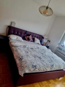 Ένα ή περισσότερα κρεβάτια σε δωμάτιο στο Familien Haus