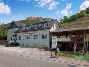 Nespecifikovaný výhled na hory nebo výhled na hory při pohledu z hotelu