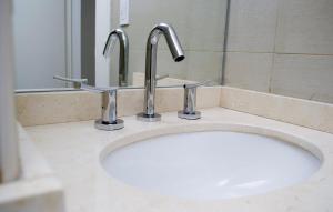 Le Batiment Apartments的一间浴室