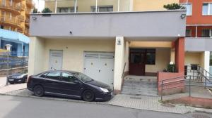 Το κτήριο όπου στεγάζεται  το διαμέρισμα
