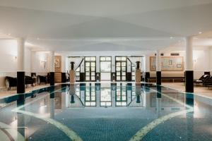 Bazén v ubytování Schlosshotel Berlin nebo v jeho okolí