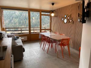 Posedenie v ubytovaní Chatel - appartement 3 pièces rénové - 6 personnes - proche centre - ménage inclus
