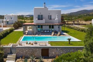 The swimming pool at or close to Villa Sevil
