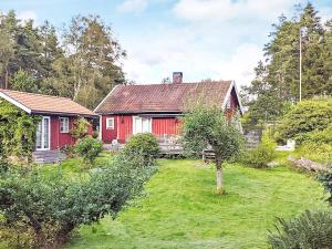 Κήπος έξω από το 4 star holiday home in JÖRLANDA-By Traum