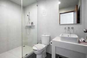Seaview & beachfront 2BR (2F) 1min CicadaMarket