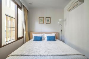 Seaview & beachfront 2BR (2F) 1min CicadaMarket