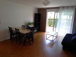 Posezení v ubytování TY BIHAN - T2 - Wifi - Parking - Terrasse