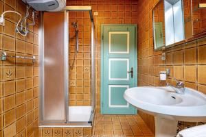 Koupelna v ubytování Haus Botter + 18 fotografií