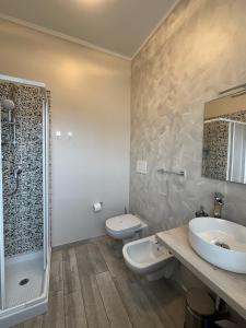 A bathroom at B&B Panorama Iseo