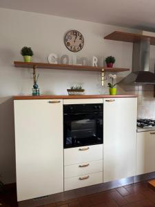 Kuchyň nebo kuchyňský kout v ubytování NOALE HOUSE