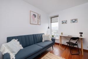 Χώρος καθιστικού στο Dworska Modern Apartment in Zabrze by Rent like home