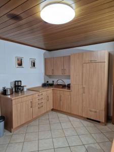 Η κουζίνα ή μικρή κουζίνα στο Schöne große Wohnung 2 Schlafzimmer Max 5 Personen