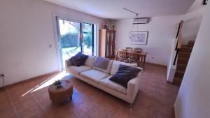 Posedenie v ubytovaní Mas Pinell, 3 bedroom at 50m from the beach.