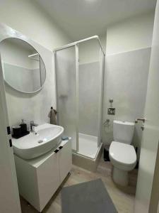 Ett badrum på Modernes Apartment in unmittelbarer Uninähe
