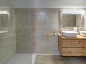 Kúpeľňa v ubytovaní Clarimar Duplex by Hello Homes Sitges
