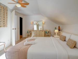 Posteľ alebo postele v izbe v ubytovaní Clarimar Duplex by Hello Homes Sitges