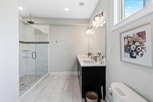 Ένα μπάνιο στο Roof Deck Oasis near PENN and CHOP +33 φωτογραφίες