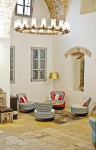 Uma área de estar em The Efendi Hotel Akko