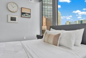 ピッツバーグにあるCozySuites Spacious 2BR, PPG Paints Arena, Pittsのギャラリーの写真