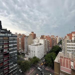 vistas a una ciudad con edificios altos en Nuevo Illia, Nueva cordoba en Córdoba