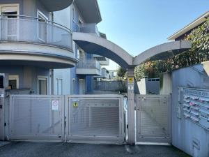 Tòa nhà nơi căn hộ tọa lạc +43 ảnh