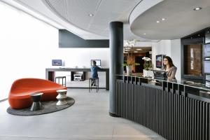 Fuajee või vastuvõtt majutusasutuses Novotel Suites Genève Aéroport