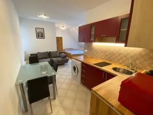 Elíxir Apartman Hajdúszoboszló 4200 Hajdúszoboszló, József Attila 6. D. tetőtér 17.1 ajtó kép - 2