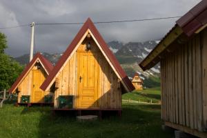 Peisaj natural din apropierea acestui camping