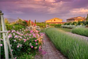 A garden outside Il Fienile di Assisi