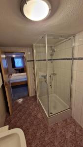 Koupelna v ubytování Schwarzer Adler - Hotel Garni