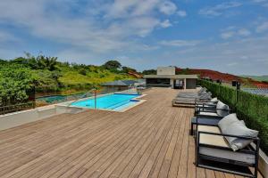 Bazén v ubytování Zimbali Lakes Boulevard Suites 258 nebo v jeho okolí