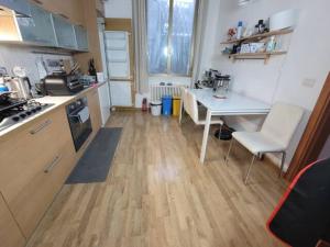 Fotografie z fotogalerie ubytování Bedroom and Loft(Soppalco) for rent in via Belle Arti v destinaci Boloňa + 9 fotografií