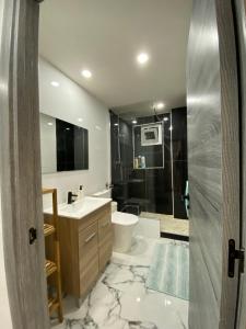 Ένα μπάνιο στο Beach apartment Palma Center