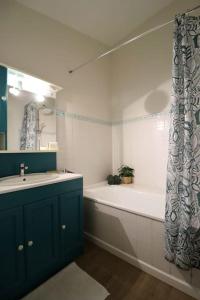 Ένα μπάνιο στο Uzès la Tour Médiévale Centre Historique +22 φωτογραφίες