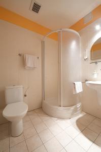 A bathroom at Hotel Roháč