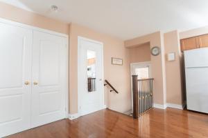 Gallery image of Main Floor Luxury Apartment in Vaughan +11 photos