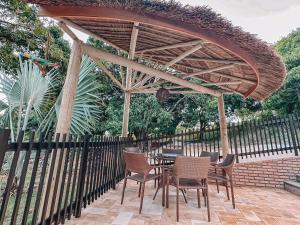 Casa Maravida的阳台或露台