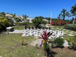 Gallery image of Hideaway Chateau Pyramid Point in Stanmore Grove +44 photos