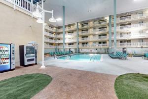 Piscina de la sau aproape de Hilton Head Resort 3413