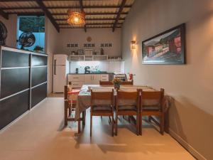 Casa Maravida的厨房或小厨房