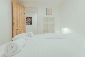 En eller flere senger på et rom på 3 bedroom apartment downtown Tórshavn