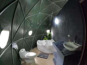 Koupelna v ubytování Cabaña del Lago