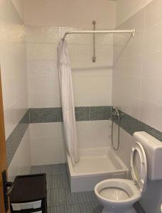 Phòng tắm tại Apartments by the sea Drasnice, Makarska - 22398