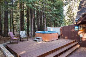 Fotografie z fotogalerie ubytování The Lazy Bear Lodge v destinaci Tahoma