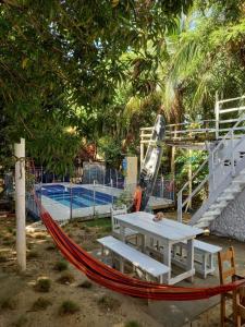 Bazén v ubytování Cabañas Isla Bonita nebo v jeho okolí