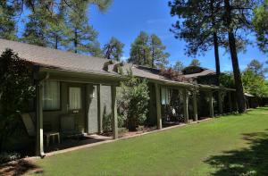 Gallery image of Majestic Mountain Inn in Payson