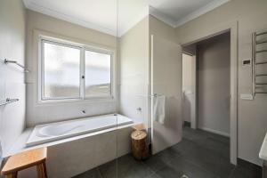 Koupelna v ubytování Kate's Cottage + 18 fotografií