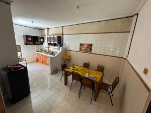 Kuchyň nebo kuchyňský kout v ubytování Rodin Bali Hostel
